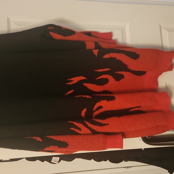 Sweater - Picture 3 of 3